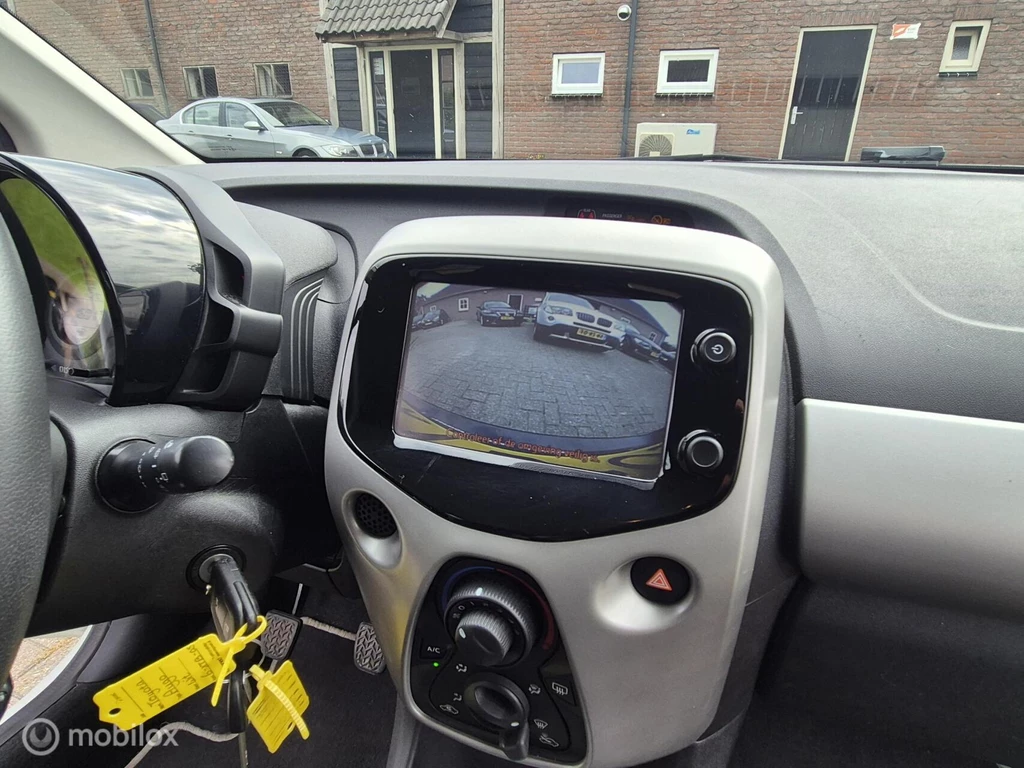  https://morgenlease.images.ilsa.cloud/092b57a1-2a9b-47e8-b158-4f72a4392a3c.webp