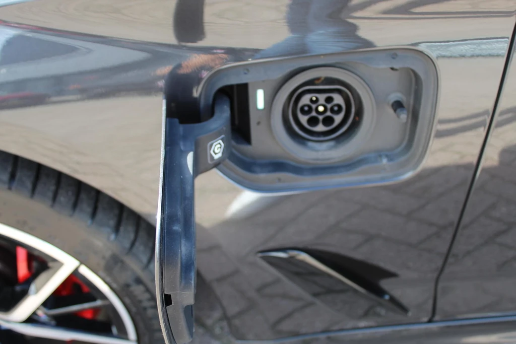  https://morgenlease.images.ilsa.cloud/0fa09c72-6eee-4e82-ae6d-e14062e6b8a4.webp