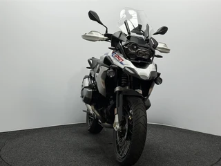 https://morgenlease.images.ilsa.cloud/1a0cfe50-2e0e-4b29-9466-42418bf02470.webp