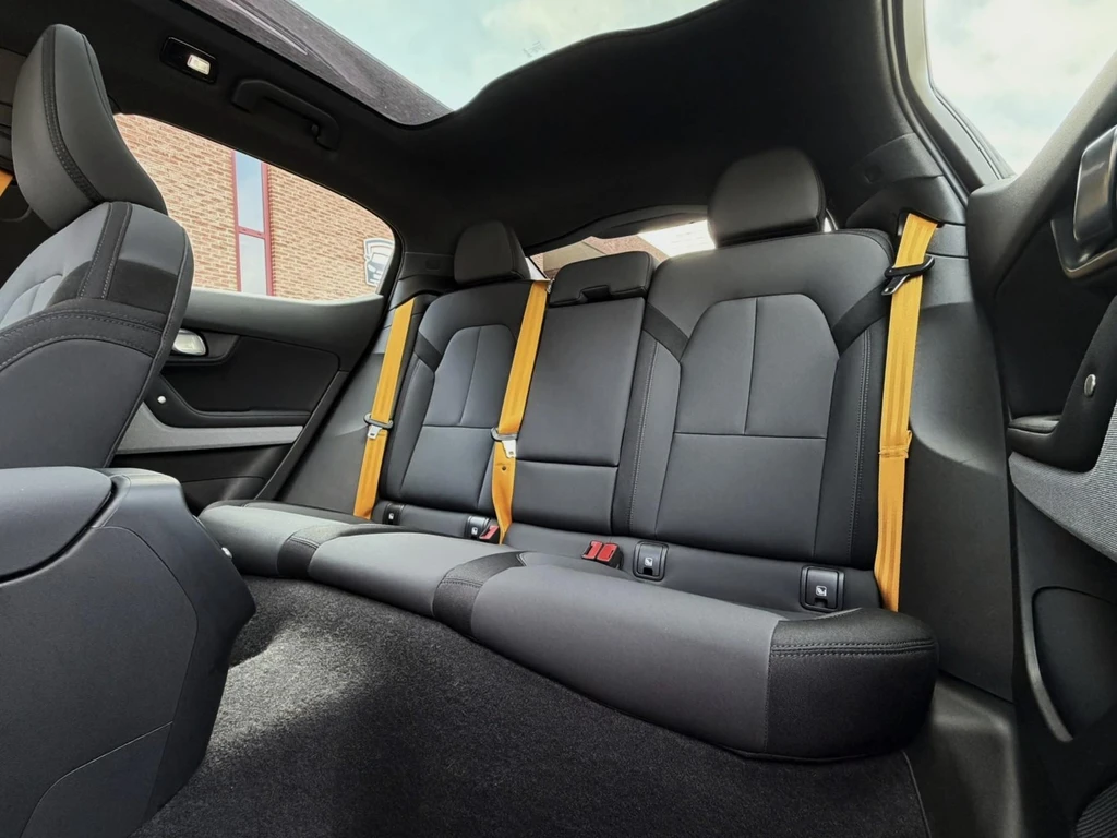  https://morgenlease.images.ilsa.cloud/29e4b98d-cc90-4211-a42e-50245ec95f81.webp