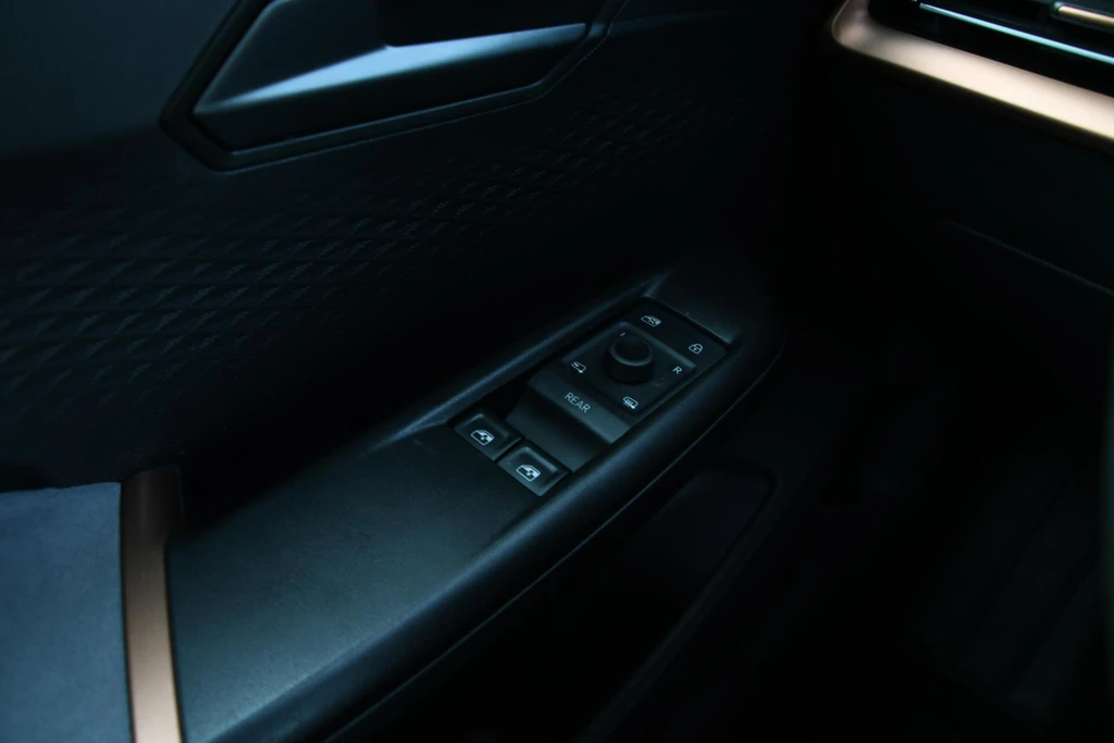  https://morgenlease.images.ilsa.cloud/35958e29-7440-4683-aaff-b7f99c575b01.webp
