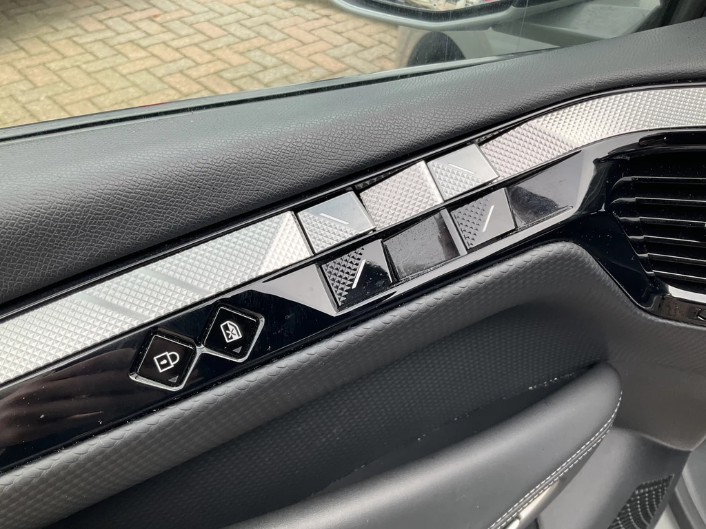  https://morgenlease.images.ilsa.cloud/37731e31-6325-4577-b3b1-4db82d8ca9ca.webp