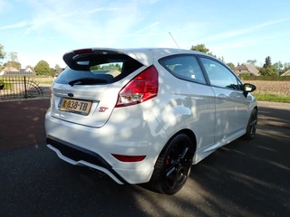 https://morgenlease.images.ilsa.cloud/3d1e516b-6df8-477b-bf55-eae086980adb.webp