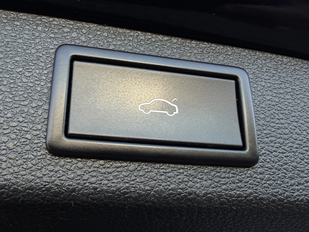  https://morgenlease.images.ilsa.cloud/4731c54a-98c1-48e3-b1c7-37ff85f351fc.webp