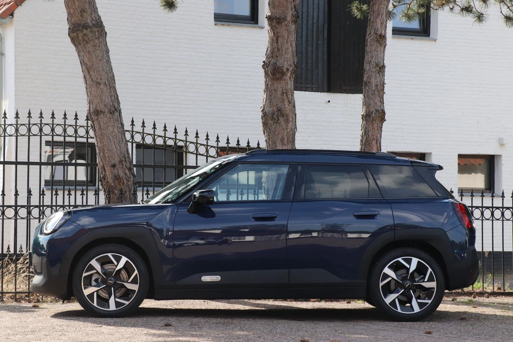  https://morgenlease.images.ilsa.cloud/5c79020e-6eeb-472b-bfd1-2acb1ca40111.webp