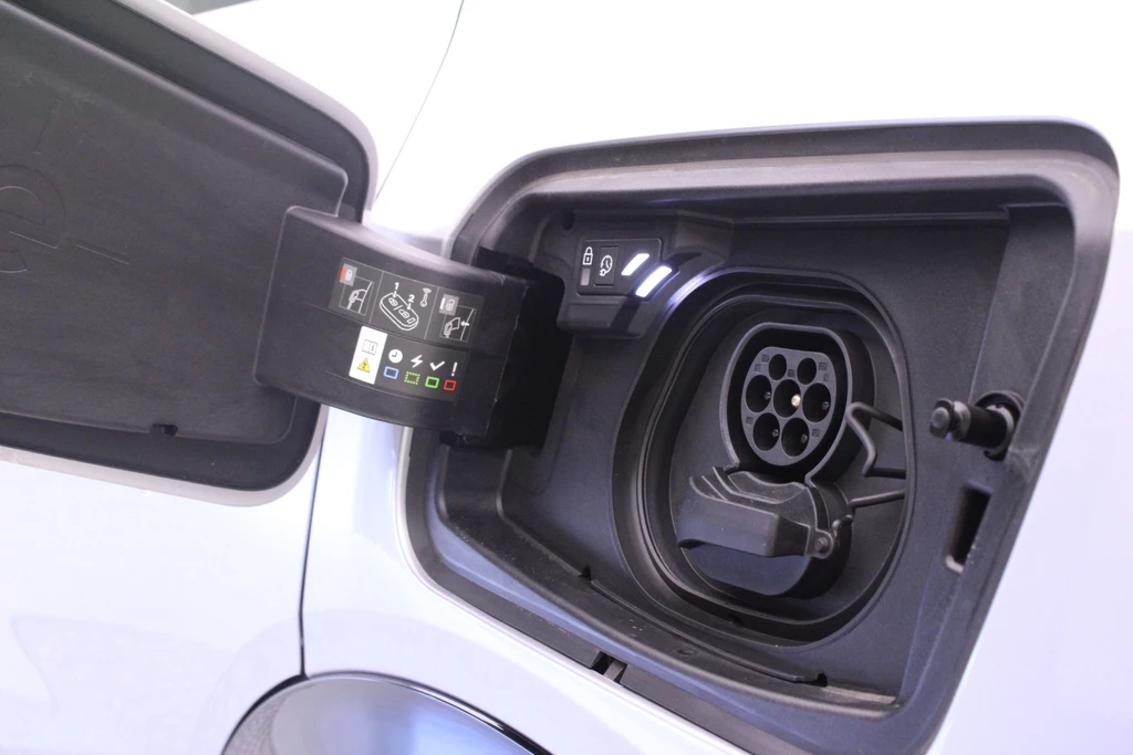  https://morgenlease.images.ilsa.cloud/69534a46-f13e-4567-b482-310e7a9c156d.webp