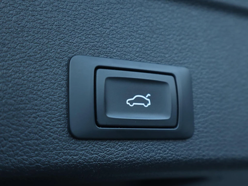 https://morgenlease.images.ilsa.cloud/7f8fe6f9-4c28-4ace-bafa-6decbbb64708.webp