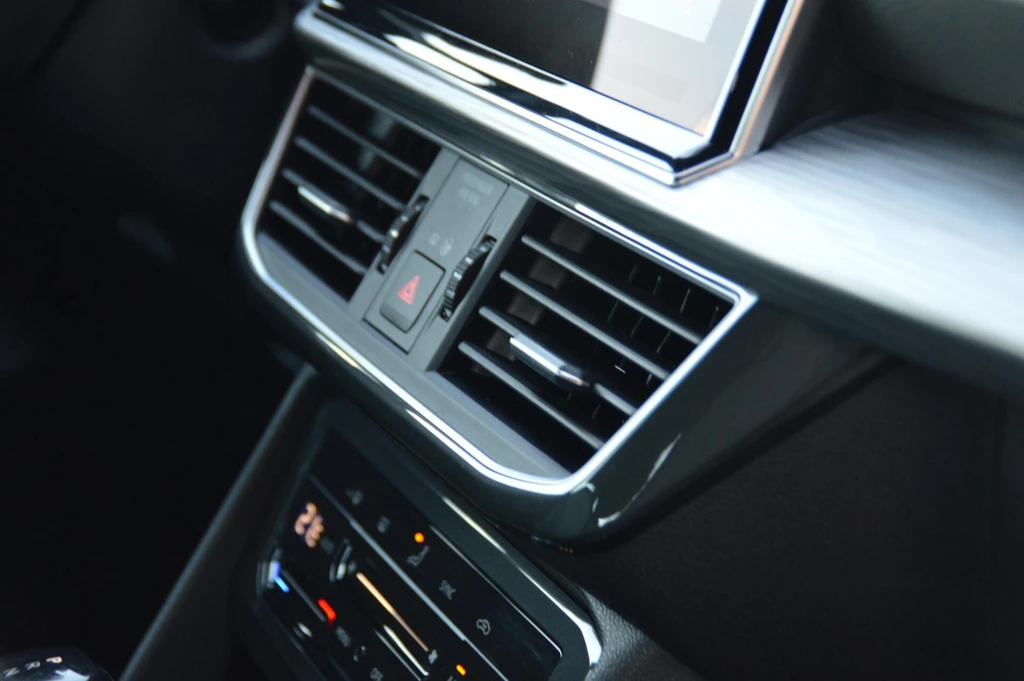  https://morgenlease.images.ilsa.cloud/93e3b1ee-148a-41c4-ba61-aa9f0e3f79b1.webp