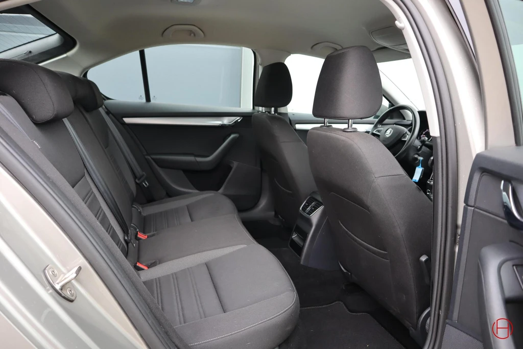  https://morgenlease.images.ilsa.cloud/a22ee1f0-01b4-4ea5-a419-c3e7f17575da.webp