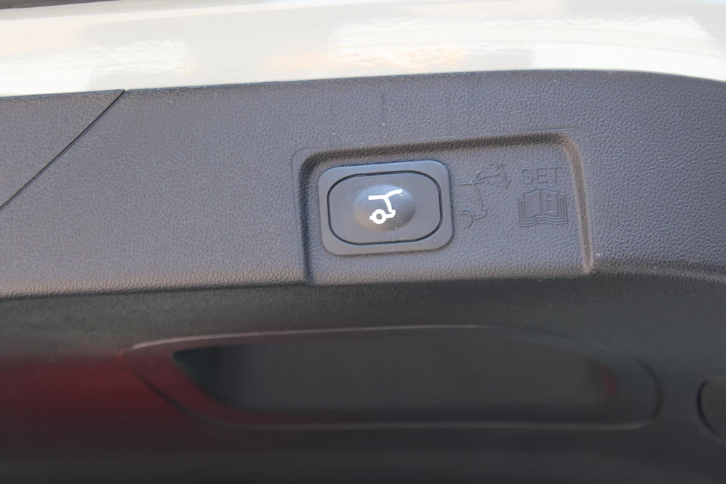  https://morgenlease.images.ilsa.cloud/a63b778e-1a47-4119-84b9-16048c95312d.webp