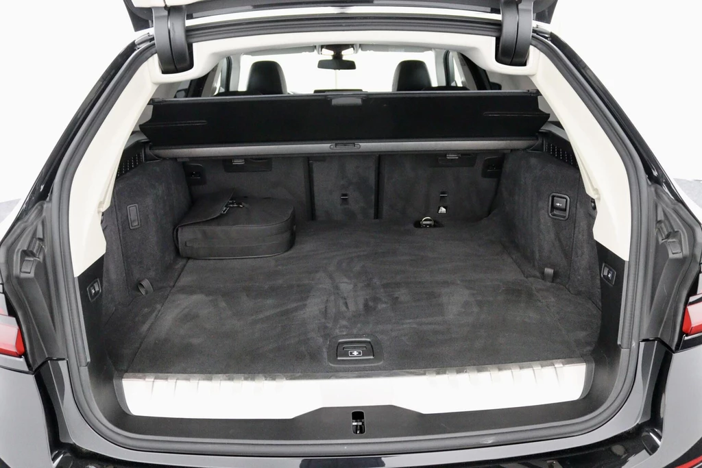  https://morgenlease.images.ilsa.cloud/ace1f8da-55f8-4256-b834-69627d0ec502.webp