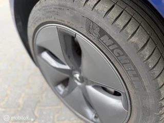 https://morgenlease.images.ilsa.cloud/af378a6d-8b94-4ec4-8f99-c1f15c6613ff.webp