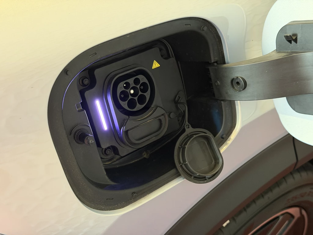  https://morgenlease.images.ilsa.cloud/c33d6c7c-87b9-4103-810f-ace41d916bb5.webp