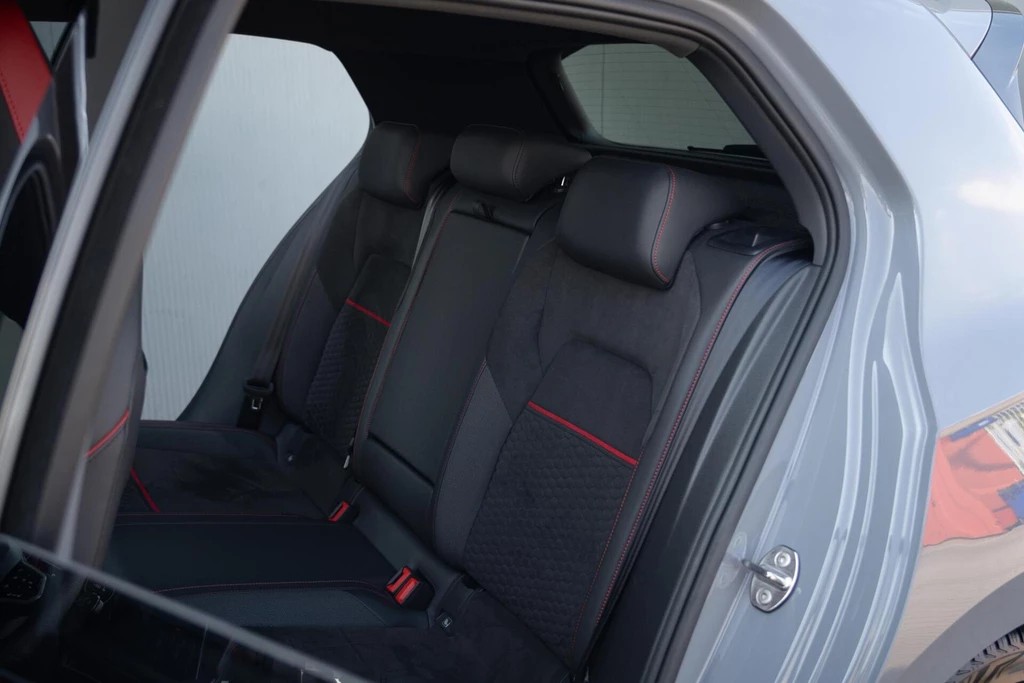  https://morgenlease.images.ilsa.cloud/c3f5e739-7973-4aaa-bf04-3824532cba80.webp
