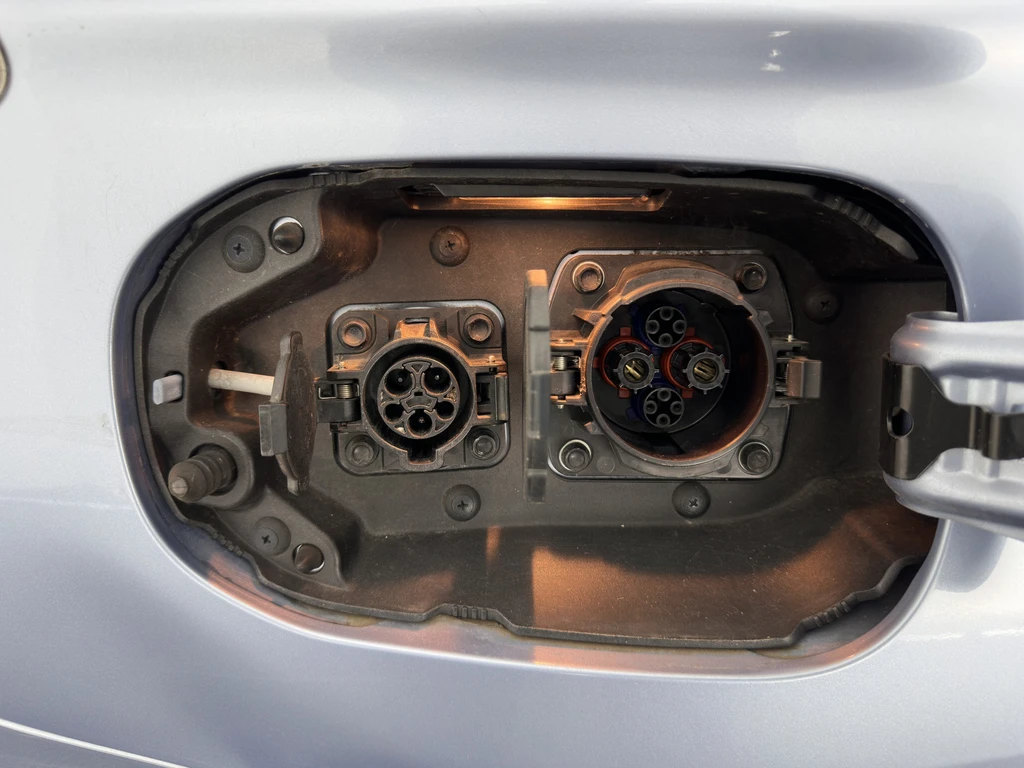  https://morgenlease.images.ilsa.cloud/cd24d5c8-79a9-455f-b01d-b2d99d45cd97.webp