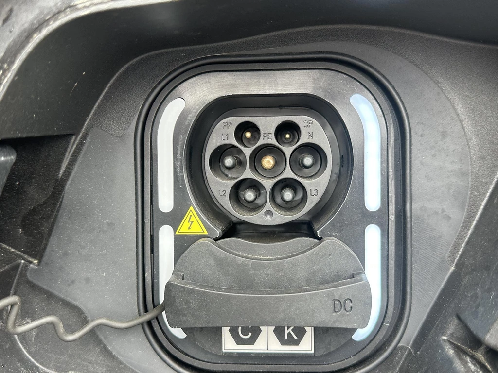  https://morgenlease.images.ilsa.cloud/e014a0e4-7895-4ab5-9637-04cb0333b297.webp