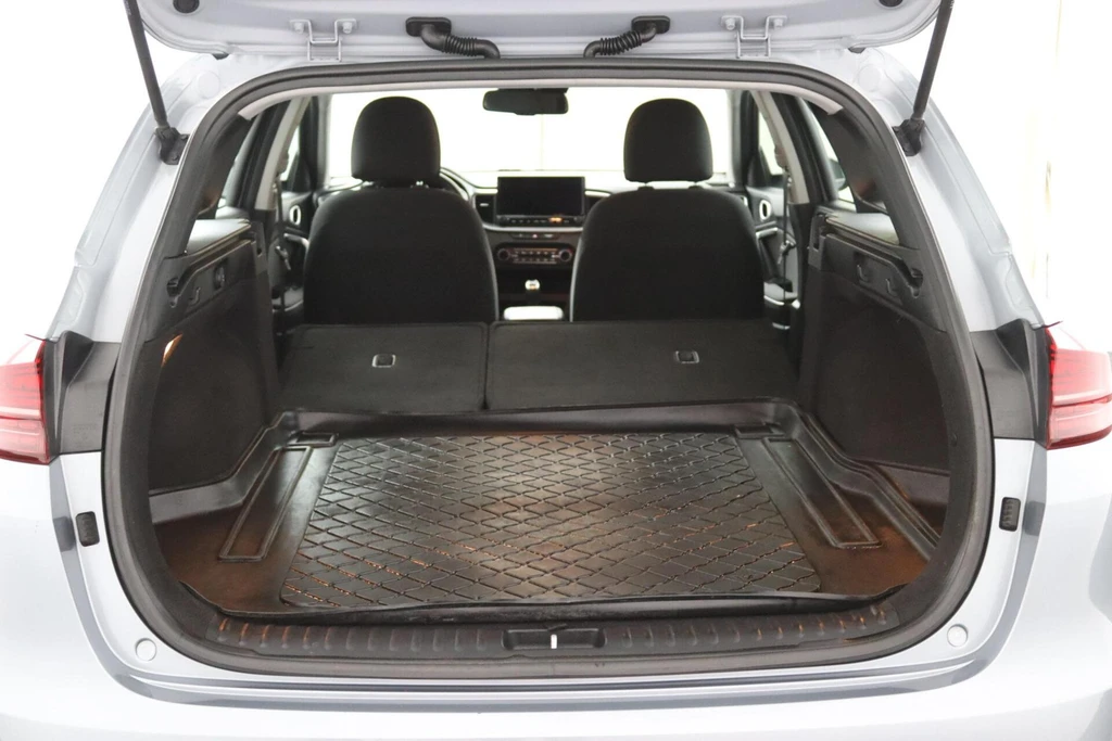  https://morgenlease.images.ilsa.cloud/e571d828-18f3-422a-bc62-1ec1e58b8a33.webp