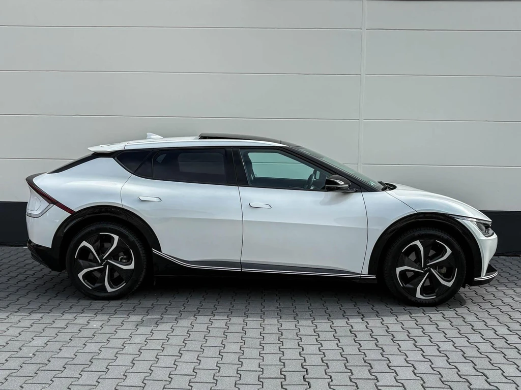  https://morgenlease.images.ilsa.cloud/f9a2da95-bc48-4be4-84a6-bde2d7f82949.webp
