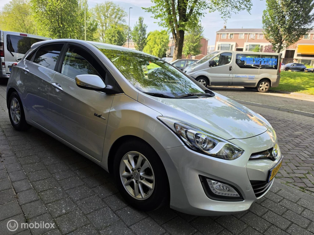  https://morgenlease.images.ilsa.cloud/fef7100b-e7ee-4fde-aff5-458e6677bf73.webp